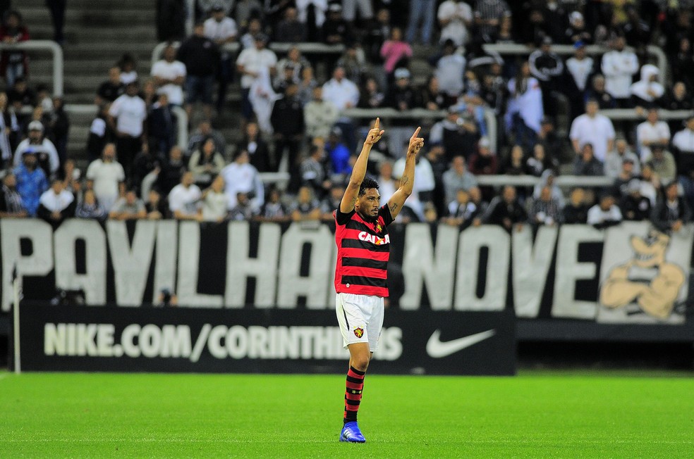 Último (e único) gol de Hernane pelo Sport em 2018 foi na derrota para o Corinthians, em setembro — Foto: Marcos Ribolli