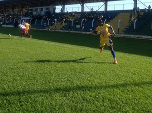Gil Mineiro marcou dois gols para o Interporto no jogo contra o Colinas (Foto: Vilma Nascimento/GloboEsporte.com)