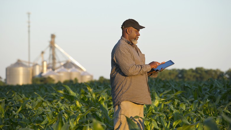 negro-produtor-rural-lavoura-milho-tecnologia (Foto: Getty Images)