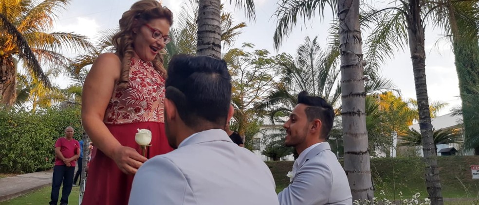 Gêmeos fazem casamento duplo e viajam juntos para a lua de mel — Foto: Arquivo pessoal