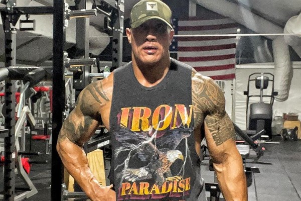 Dwayne Johnson – o The Rock – atualizou sua dieta e sua rotina de exercícios para ficar ainda mais musculoso no filme sobre o personagem Adão Negro (Foto: Reprodução / Instagram)