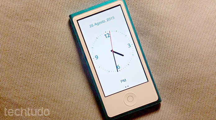 iPod permite usar função de relógio, cronômetro e timer (Foto: Barbara Mannara/TechTudo)
