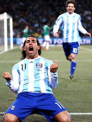 Tevez Messi gol Argentina (Foto: Getty Images)