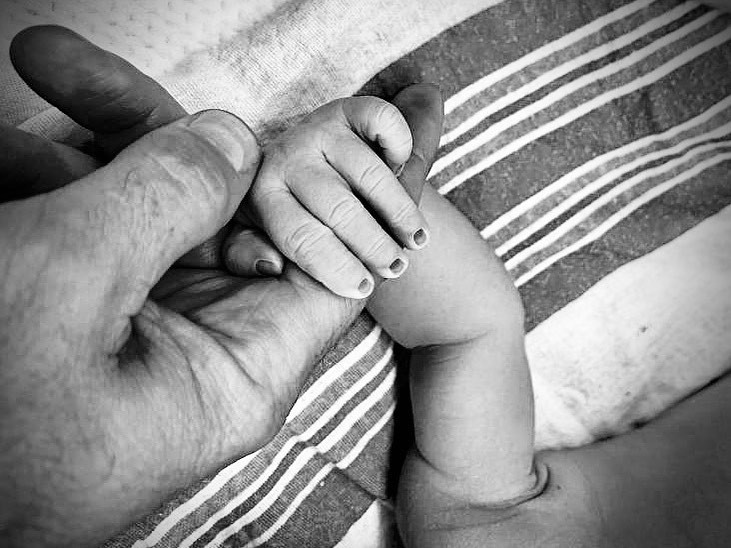 Nasce Zane, primeiro filho de Sharna Burgess com Brian Austin Green (Foto: Reprodução/Instagram)