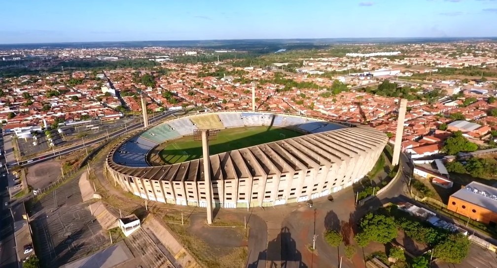 Estádio Albertão, em Teresina, deve receber o confronto — Foto: TV Clube