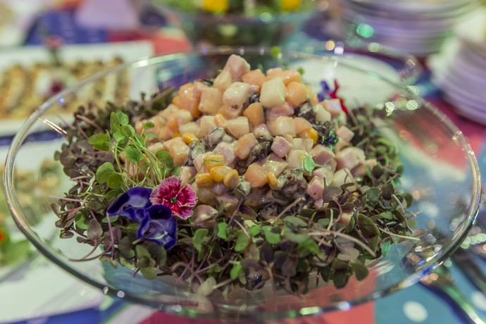 Salada refrescante era parte do cardápio (Foto: Artur Meninea/Gshow)