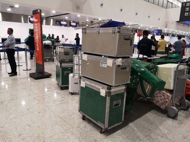 Delegação do Palmeiras passa mal após avião arremeter na Argentina