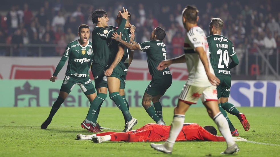 Jogadores do Palmeiras comemoram o gol da vitória sobre o São Paulo — Foto: Cesar Greco