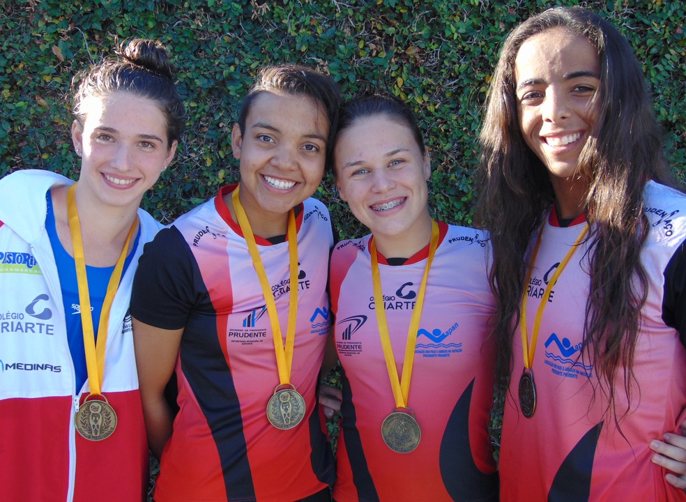 Equipe feminina de Prudente venceu os 4x100m medley (Foto: Marcos Chicalé / Semepp, Divulgação)
