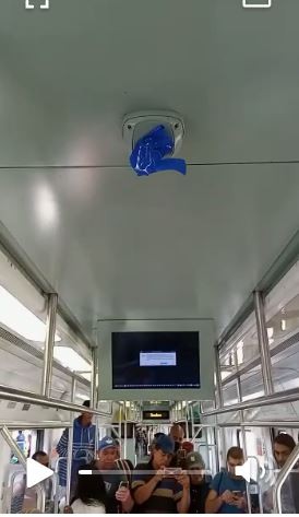 VÍDEO: passageiro furta bolsa após homem ser assassinado em trem