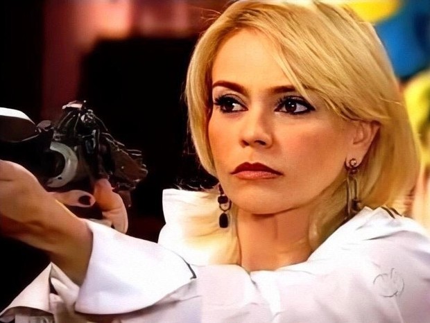 Flávia Monteiro interpretou a vilã Viviane em Os Mutantes (Record, 2008) (Foto: Reprodução/Instagram)
