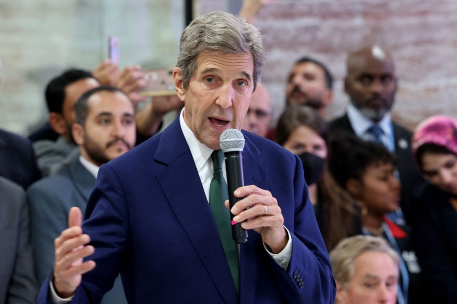 Enviado especial dos EUA para o clima, John Kerry, durante evento na COP27