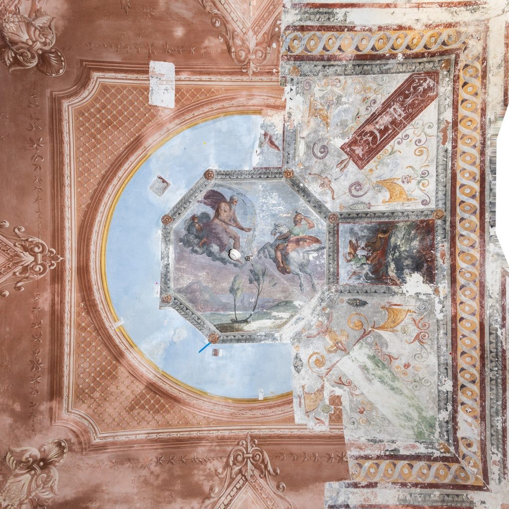 Teto da meia-restauração da Chambre Louis XIII (Foto: Maël Voyer Gadin - Palácio do Príncipe de Mônaco )