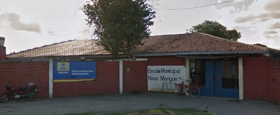 Escola Municipal Novo Mangue fica no Coque, comunidade na região central do Recife — Foto: Reprodução / Google Street View