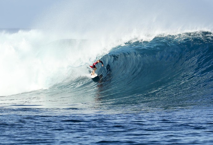 Medina detonou as ondas de Fiji em um festival de tubos, um massacre sobre Matt Banting (Foto: WSL / Kelly Cestari)