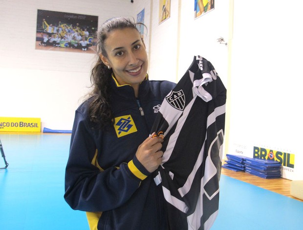 Lorenne é confirmada pelo campeão russo – Web Vôlei