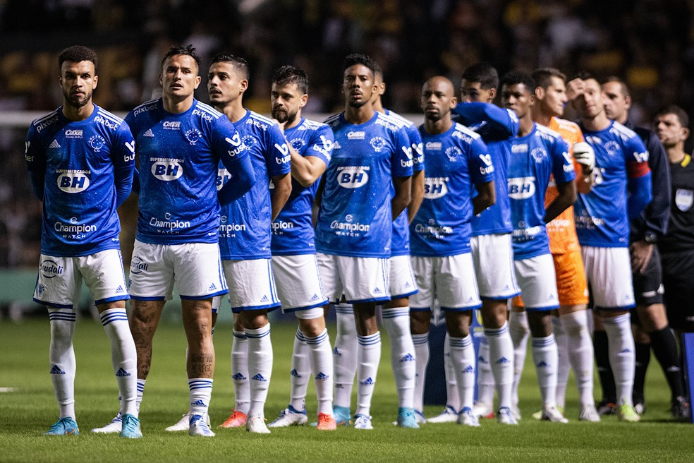 Cruzeiro segue passos de Corinthians e Vasco e tem missão de repetir destino final na Série B
