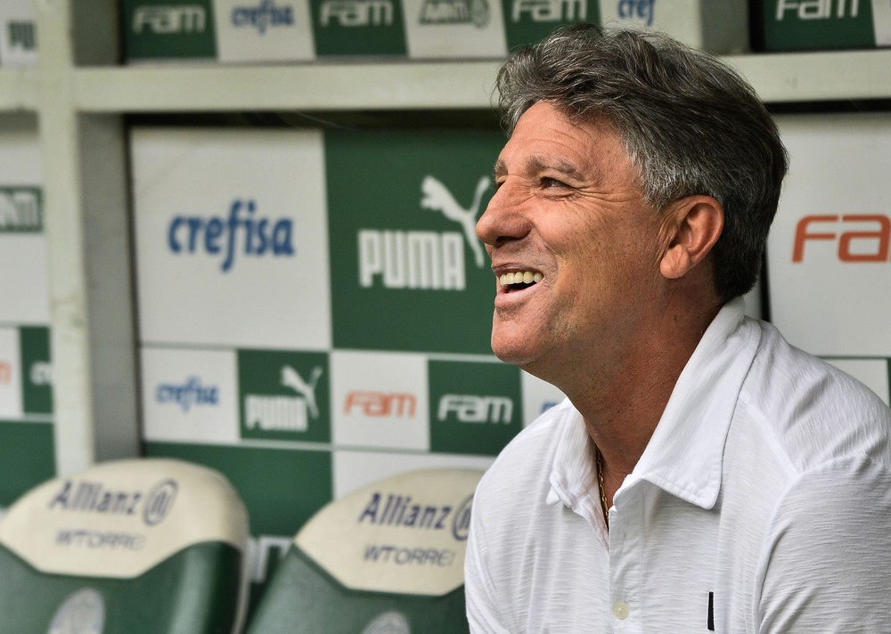 Renato exalta desempenho da equipe e brinca sobre título do Flamengo: Tem que me dar bicho