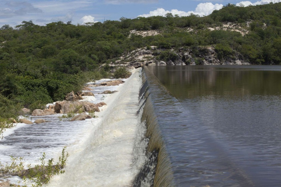 Açude Caldeirões, no município de Saboeiro, está entre os 62 reservatórios que sangraram no Ceará. — Foto: Cogerh/ Divulgação