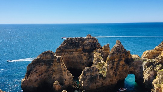 Portugal anuncia plano para criar 193 mil empregos no turismo