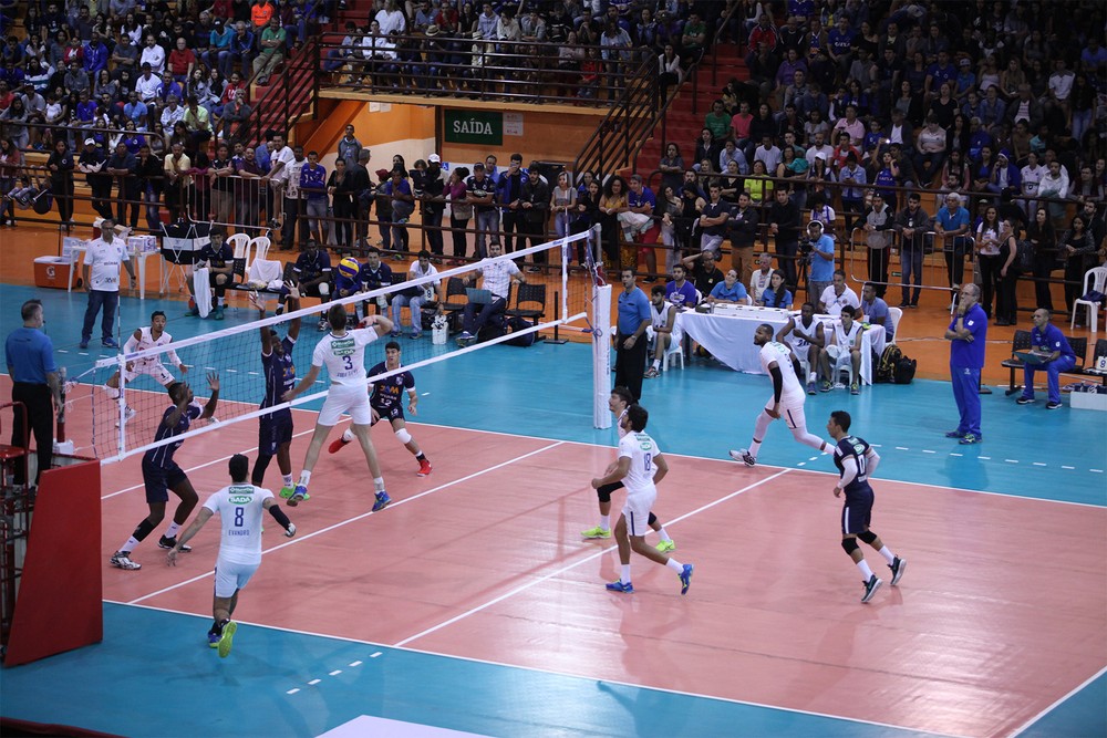 Líder invicto, Cruzeiro recebe o Minas em mais um clássico pelo Mineiro de Vôlei