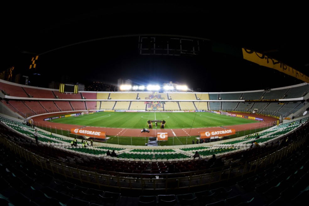 Estádio Hernando Siles, em La Paz, na Bolívia: 3.600m acima do nível do mar — Foto: Staff Images / CONMEBOL