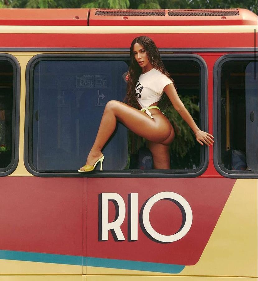 Anitta no clipe de 'Garota do Rio' (Foto: Divulgação/Mar + Vin)