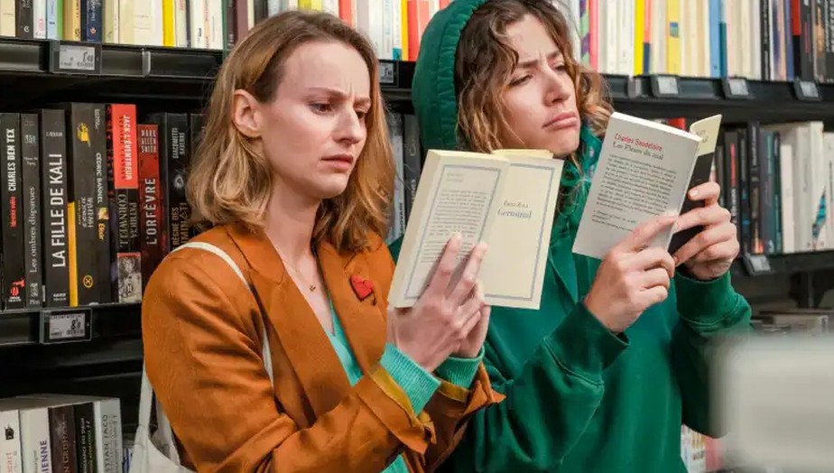 Série francesa da Netflix, 'Detox' satiriza a experiência de duas jovens em jejum digital