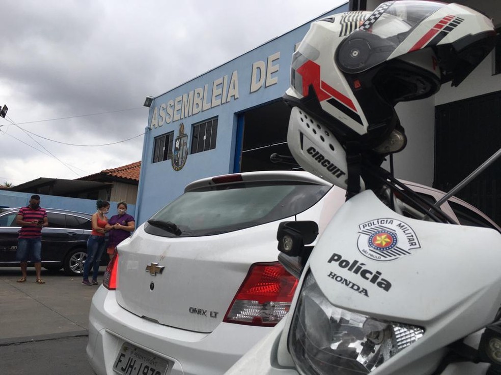 Velório de Daniel Alves de Lima, de 32 anos, foi realizado na sede da Igreja Assembleia de Deus, no Jardim Monte Alto — Foto: Stephanie Fonseca/G1
