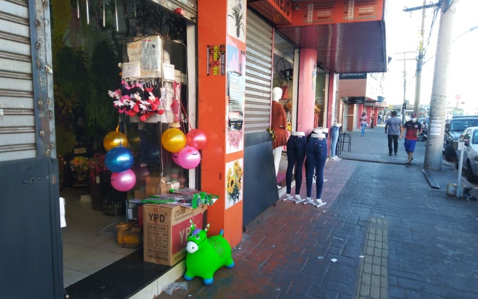 Total de 170 empresas do segmento do comércio varejistas de artigo do vestuário e acessórios em Rondônia fecharam as portas, segundo dados da CDL — Foto: Bruno Mendes/TV Anhanguera