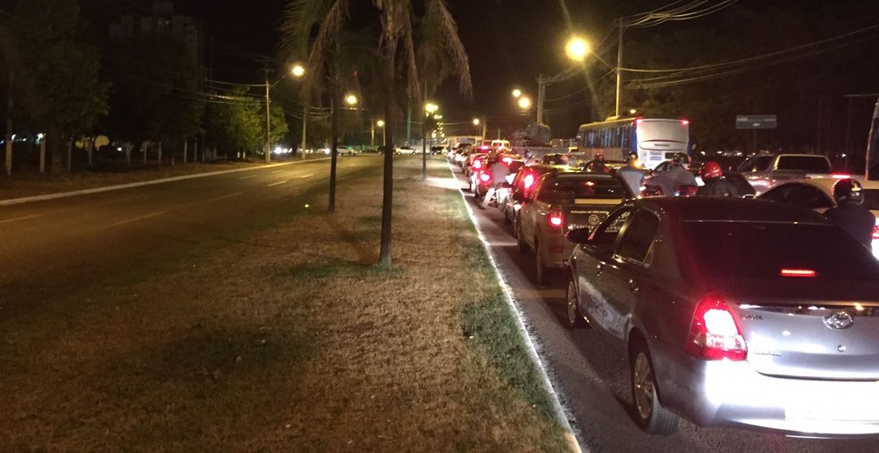 Congestionamento chegou até a avenida JK (Foto: Ciro Monteiro/Divulgação)