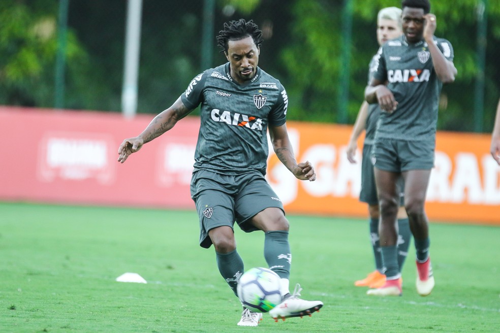 Arouca durante treino do AtlÃ©tico-MG (Foto: Bruno Cantini)