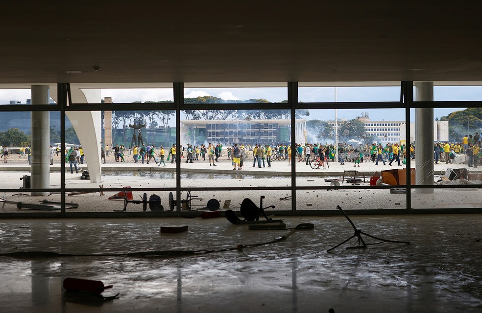 Salão térreo do Palácio do Planalto após atos de vandalismo — Foto: Adriano Machado/Reuters