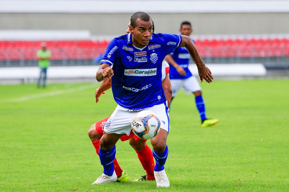RÃ©gis jogou no Ãºltimo domingo, contra o CEO â€” Foto: Ailton Cruz/Gazeta de Alagoas