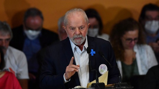PT evita incluir política de armas em programa de segurança na campanha de Lula