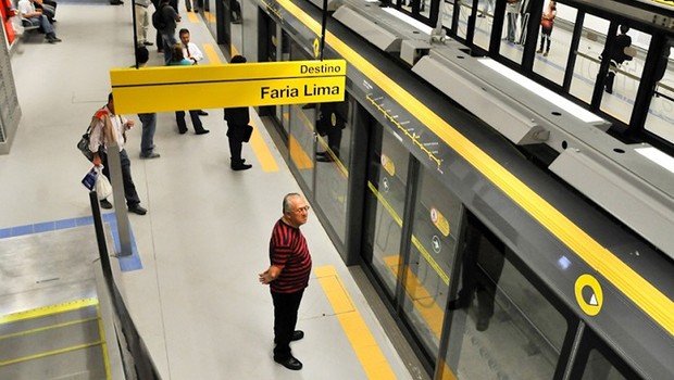 Plataforma da estação de metrô Faria Lima, que faz parte da Linha 4-Amarela (Foto: Reprodução/Facebook)