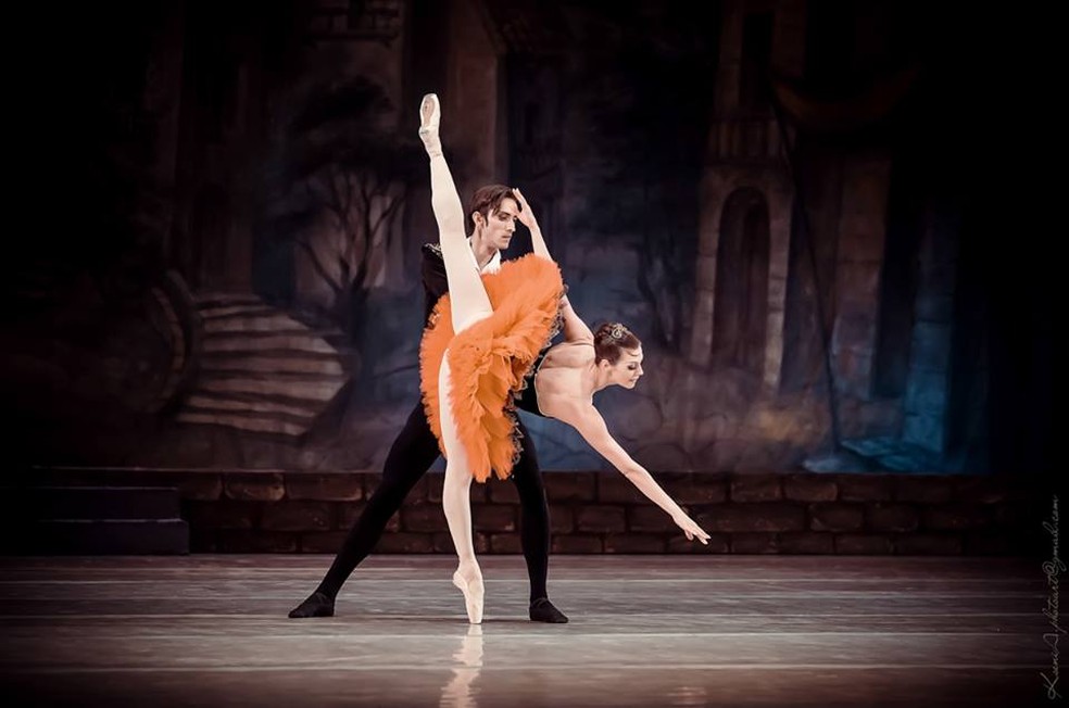 Ao todo, o espetáculo conta com 38 profissionais entre solistas, corpo de baile, técnicos e produção (Foto: Divulgação )