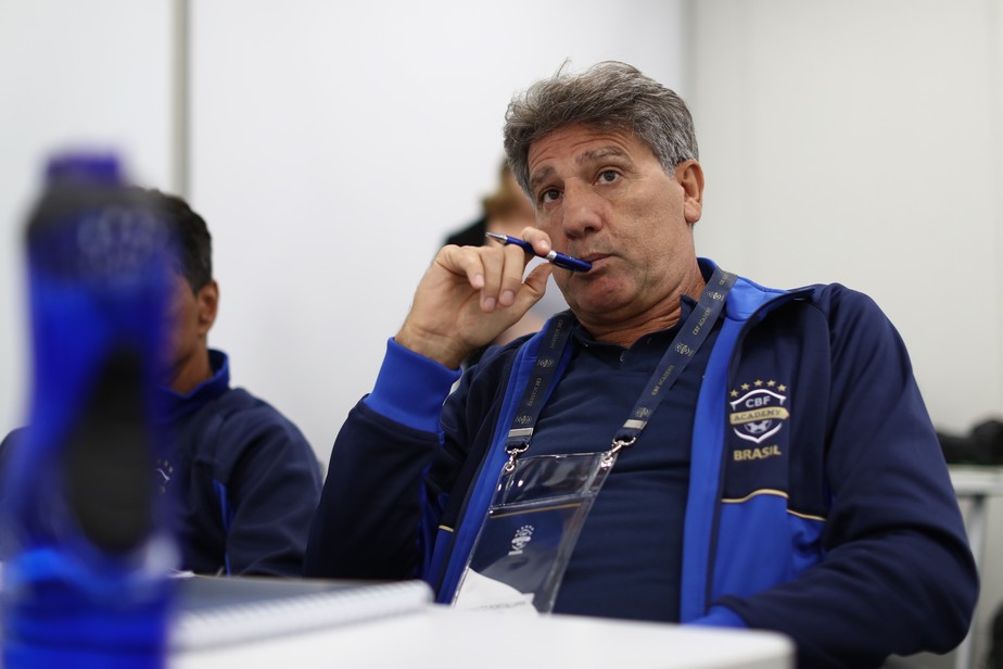 Parceria com Lisca e discurso fora do protocolo: os bastidores de Renato no curso da CBF
