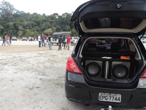 Mega Encontro de Som Automotivo e Rebaixados reúne apaixonados por