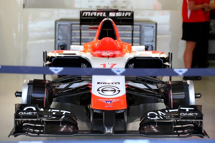 Marussia monta carro de Jules Bianchi e deixa exposto em box do GP da Rússia (Foto: Getty Images)