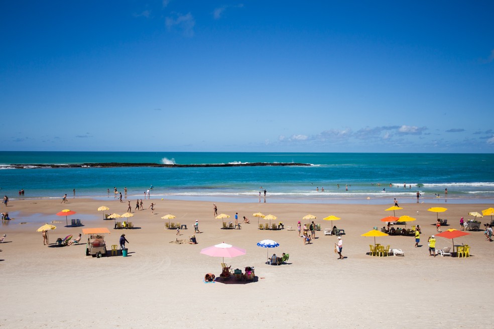 Maioria dos casos registrados neste domingo foi na Praia do Francês; casos de crianças perdidas em praia são comuns durante o carnaval — Foto: Jonathan Lins / G1