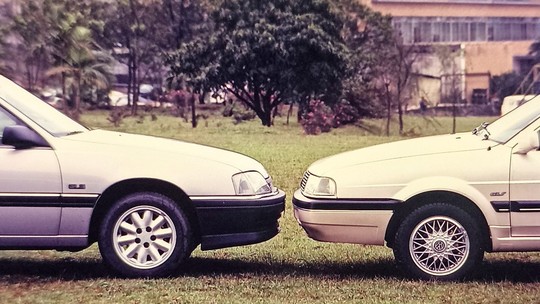 Comparativo de veteranos: Chevrolet Omega 2.0 x Volkswagen Santana 2000