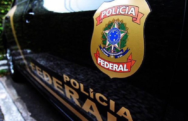 Agentes da Polícia Federal participam de buscas durante Operação Lava Jato (Foto: Antônio Cruz/Agência Brasil)