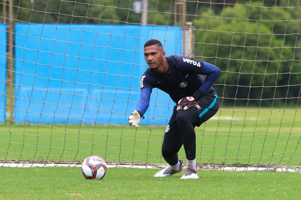 Brasil-RS identifica suspeito de atos de injúria racial contra goleiro do Grêmio, e TJD abre inquérito