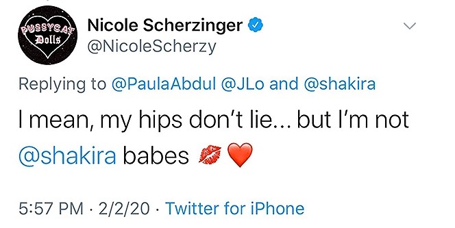 A resposta de Nicole Scherzinger após ser confundida por Paul Abdul com Shakira (Foto: Twitter)