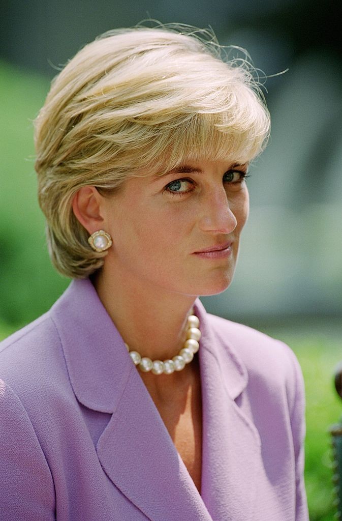UNITED STATES - JUNE 17:  Diana, Princess of Wales, at the Red Cross Headquarters in Washington to make a speech for the anti-landmines campaign  (Photo by Tim Graham Photo Library via Getty Images) (Foto: Tim Graham Photo Library via Get)