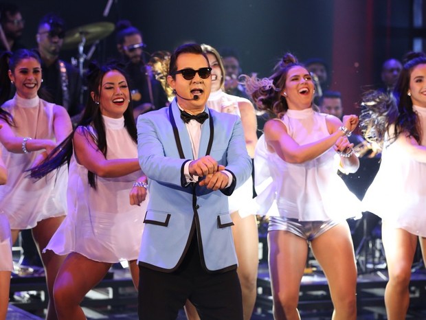 Nelson Freitas homenageou o cantor pop sul-coreano Psy no Show dos Famosos, no Domingão do Faustão (Foto: Reprodução/TV Globo)