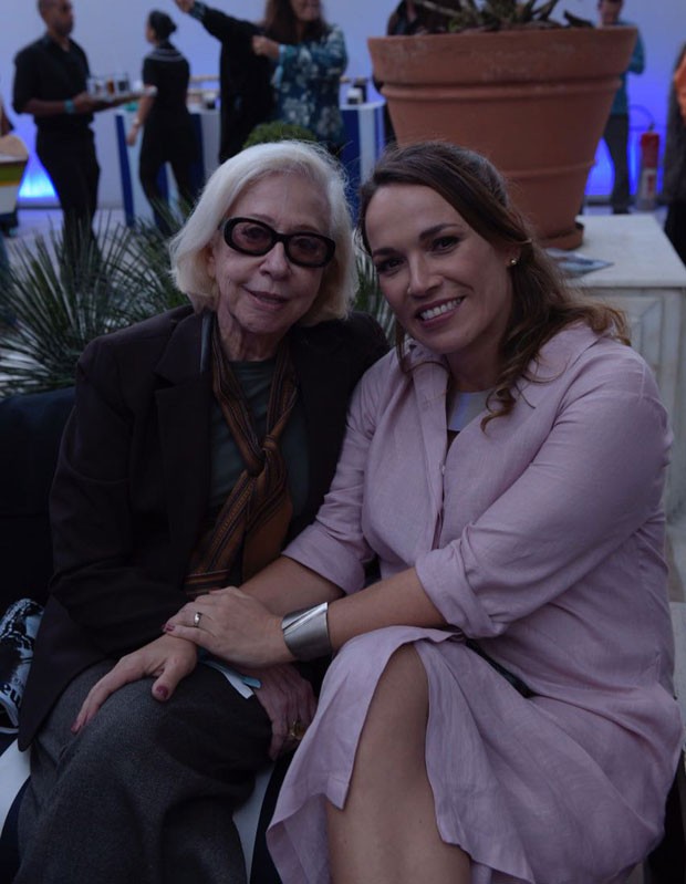 Fernanda Montenegro e Marina Caruso, diretora de redação de Marie Claire (Foto: Selmy Yassuda)
