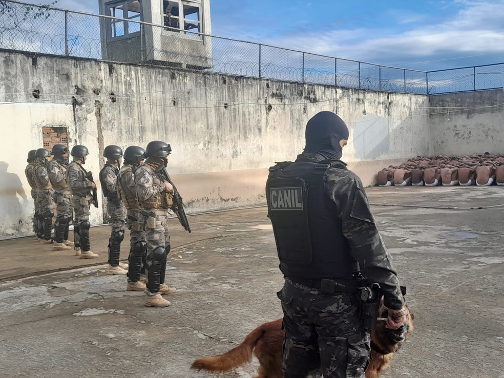 Presídio passou por revista após fuga em massa no interior do Acre  — Foto: Iapen