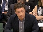 Jamie Oliver defende taxação de bebidas com açúcar no Reino Unido